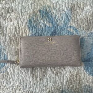 Kate Spade Zipper Wallet NWOT